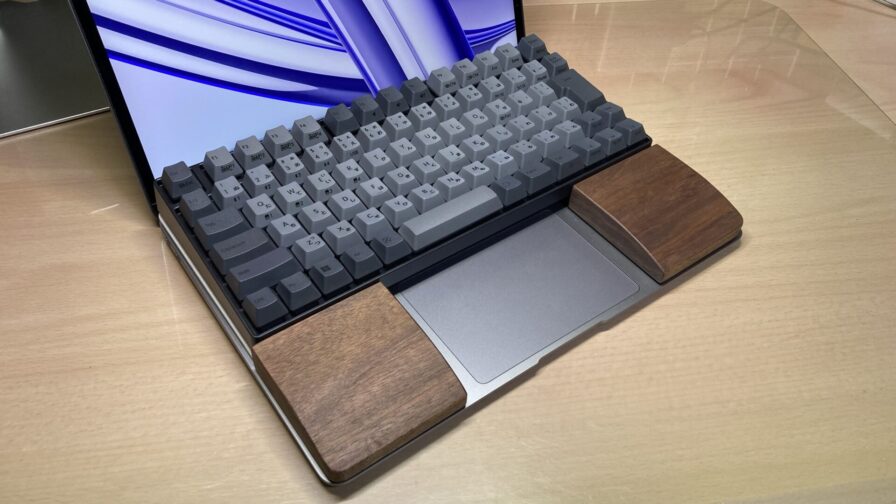 手作り工房MASAHIROさんの木製パームレストでREALFORCE RC1尊師スタイル