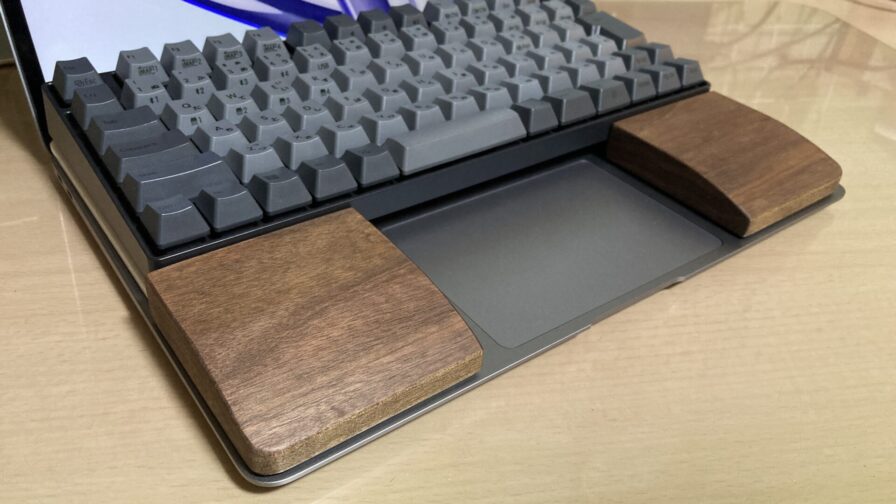 手作り工房MASAHIROさんの木製パームレストでREALFORCE RC1尊師スタイル