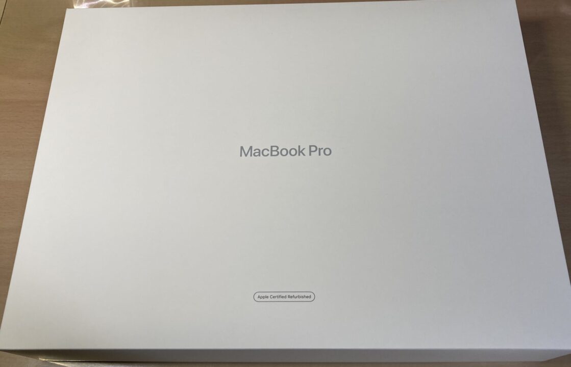 アップルの整備済製品はApple Certified Refurbishedと書かれた専用の箱に入っている。