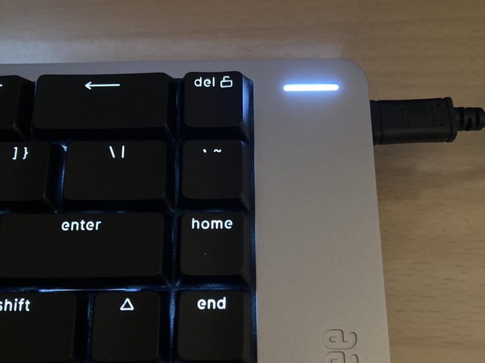 Lofree Flow2はバッテリーインジケーターが眩しい