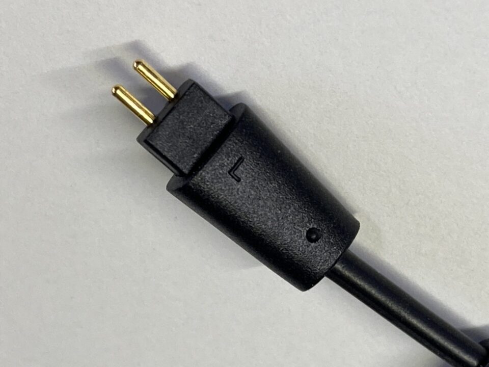 final A2000のケーブルの2pin