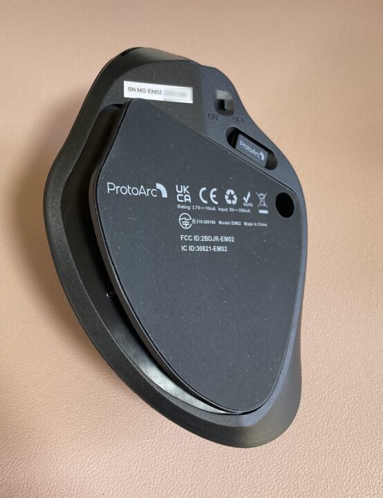 ProtoArc EM02 トラックボールマウスのレビュー