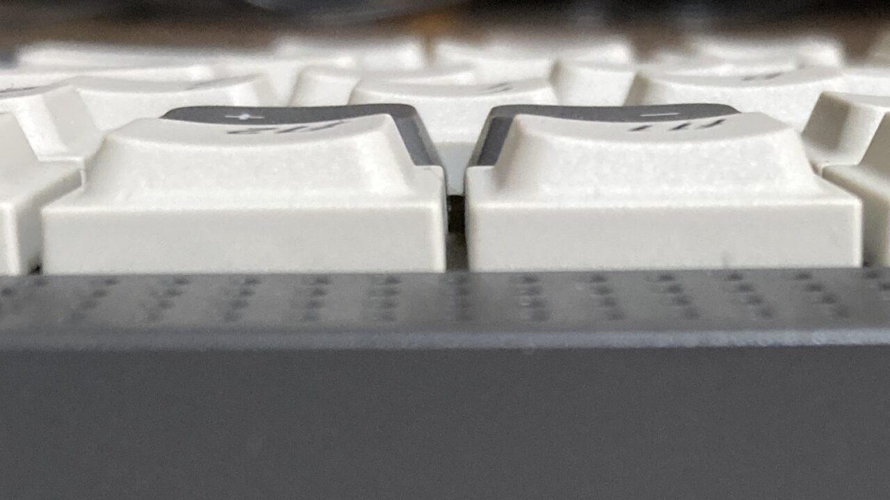 Node75の打鍵ミスを減らすLAKキーキャップ