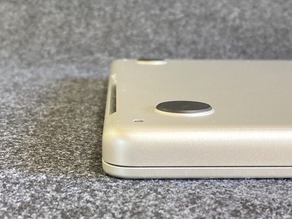 Apple認定整備済製品MacBook Proの通気口